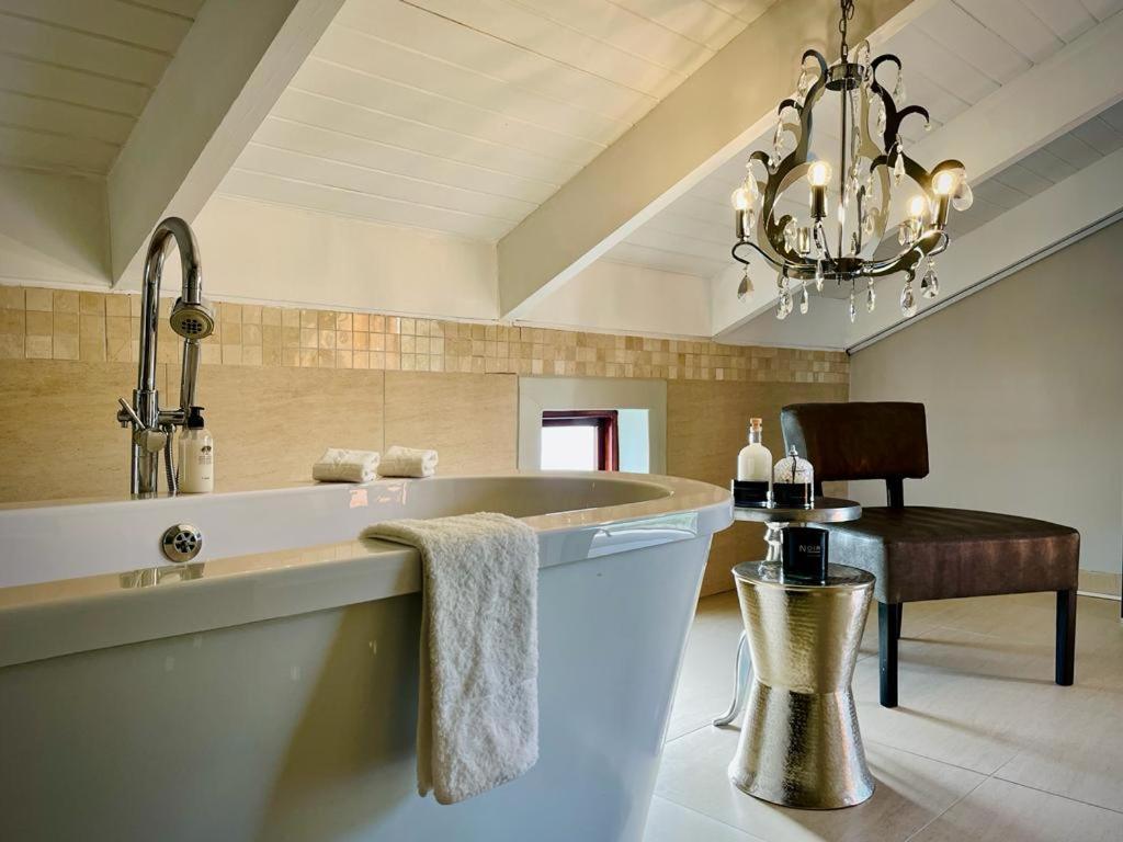 Calais Guest House Franschhoek Exterior photo